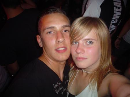 mon petite fraire est sa copine que j' adore